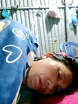 bella-la online show from October 31, 2025, 9:32 pm