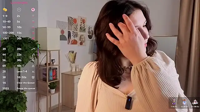 DevonaBedard online show from November 3, 2025, 11:03 am