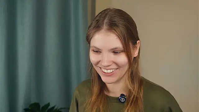 YoshieGradney online show from October 29, 2025, 7:07 am