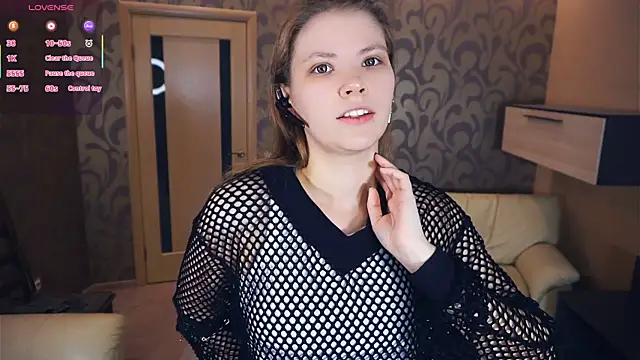 YoshieGradney online show from November 20, 2025, 4:46 am