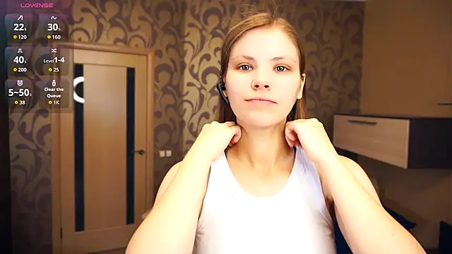 YoshieGradney online show from November 13, 2025, 4:05 am