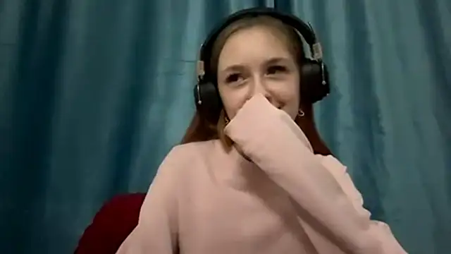 HOTBellakle online show from November 4, 2025, 3:05 pm