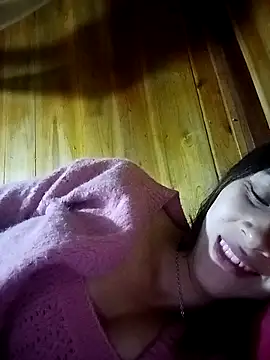 Snapshot of Em_xinh01 chatting on February 12, 2026, 1:44 pm Em xinh01 online show from February 12, 2026, 1:44 pm