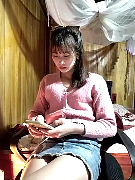 Snapshot of Em_xinh01 chatting on December 22, 2025, 10:59 am Em xinh01 online show from December 22, 2025, 10:59 am