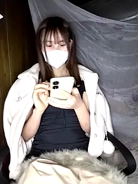 Snapshot of Em_xinh01 chatting on February 5, 2026, 12:23 pm Em xinh01 online show from February 5, 2026, 12:23 pm