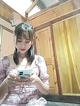 Em xinh01 online show from November 16, 2025, 5:23 am