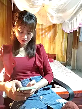 Snapshot of Em_xinh01 chatting on December 20, 2025, 1:25 pm Em xinh01 online show from December 20, 2025, 1:25 pm