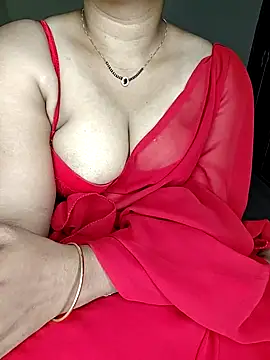 shreyareddy99 online show from April 21, 2026, 3:40 pm