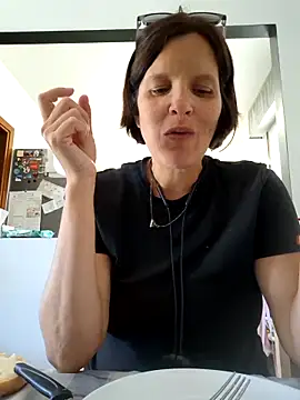 Piediniecollant online show from June 3, 2026, 10:38 am