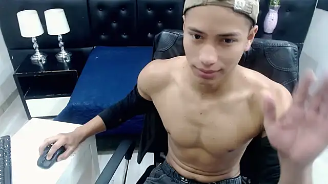 JackMotta01 online show from November 17, 2025, 1:31 am