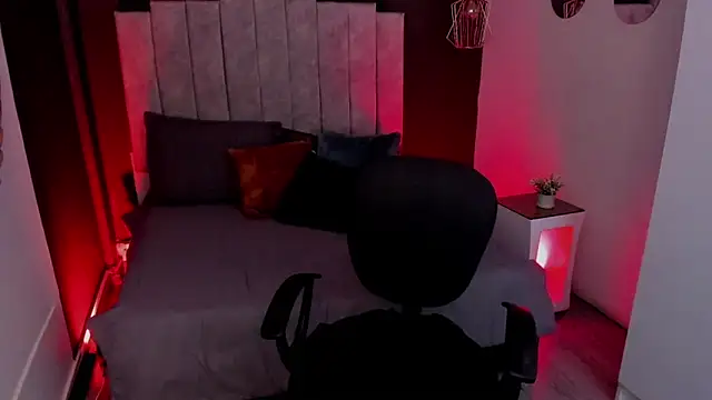 mia jagger online show from April 2, 2026, 9:32 pm