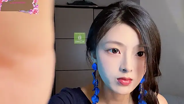 ronronner233 online show from November 13, 2025, 11:58 am