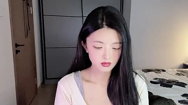 ronronner233 online show from December 3, 2025, 12:37 pm