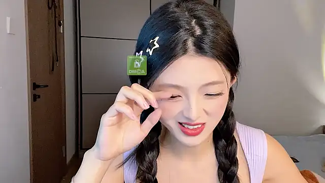 ronronner233 online show from November 14, 2025, 1:04 pm