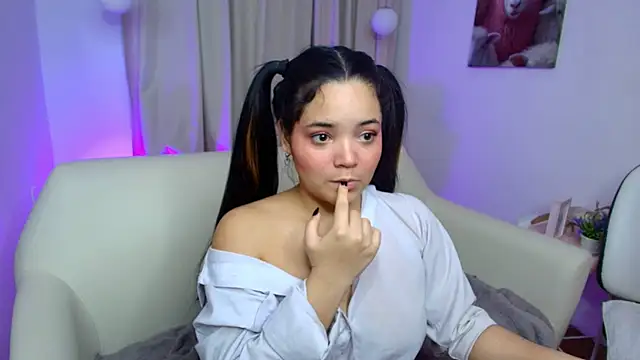 elli snow1 online show from November 11, 2025, 3:01 am