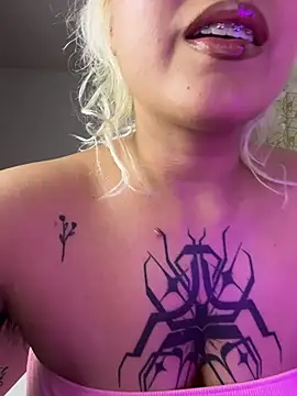 Snapshot of pinkbaddie777 chatting on November 15, 2025, 3:10 am pinkbaddie777 online show from November 15, 2025, 3:10 am