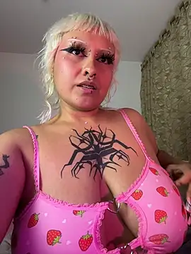 Snapshot of pinkbaddie777 chatting on November 12, 2025, 2:37 am pinkbaddie777 online show from November 12, 2025, 2:37 am