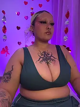 pinkbaddie777 online show from February 8, 2026, 2:42 am