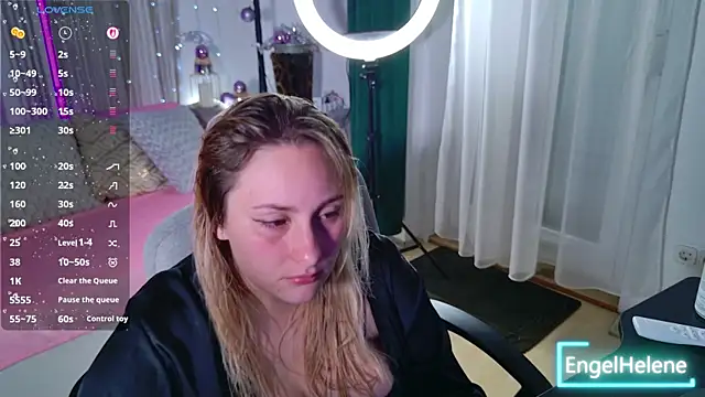 EngelHelene online show from December 2, 2025, 8:32 pm
