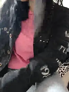 carlina28 online show from November 20, 2025, 11:44 am