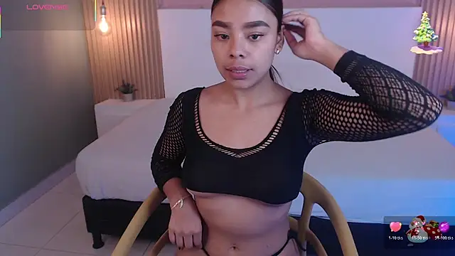 Snapshot of SoffiaDams2 chatting on November 27, 2025, 12:16 pm SoffiaDams2 online show from November 27, 2025, 12:16 pm