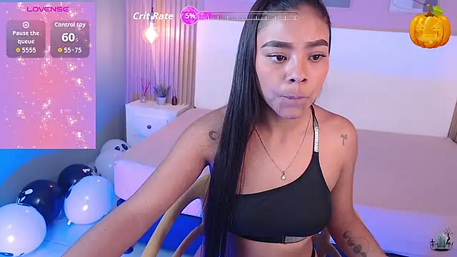 Snapshot of SoffiaDams2 chatting on November 7, 2025, 11:59 am SoffiaDams2 online show from November 7, 2025, 11:59 am