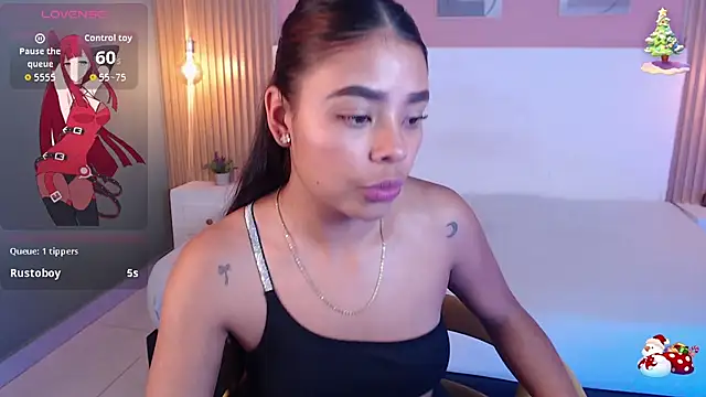 Snapshot of SoffiaDams2 chatting on November 18, 2025, 11:57 am SoffiaDams2 online show from November 18, 2025, 11:57 am