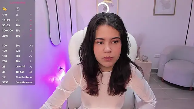 candy01  online show from November 6, 2025, 7:07 pm