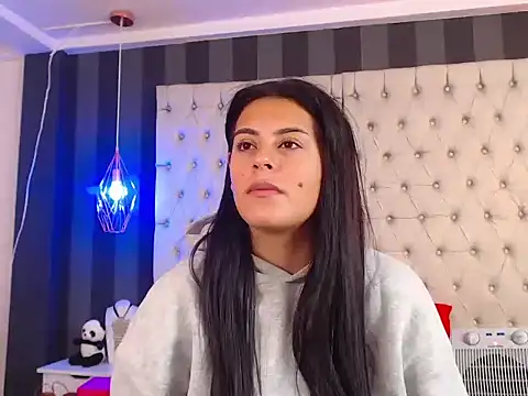 Camile Petite online show from November 1, 2025, 7:30 pm