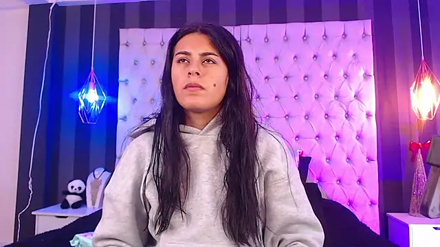 Camile Petite online show from November 15, 2025, 8:46 pm