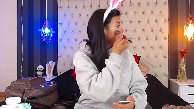 Camile Petite online show from October 28, 2025, 7:35 pm