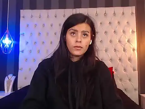 Camile Petite online show from November 29, 2025, 8:20 pm