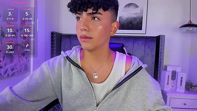 Niick Twiink online show from November 24, 2025, 7:03 pm