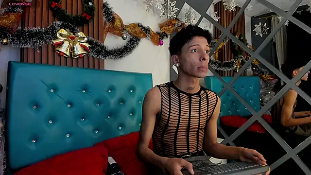 Max Steell online show from November 29, 2025, 4:01 am