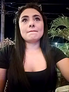 solandrea online show from November 11, 2025, 3:01 am