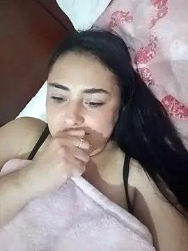 solandrea online show from November 28, 2025, 2:45 am