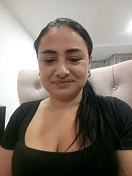 solandrea online show from November 14, 2025, 12:03 am