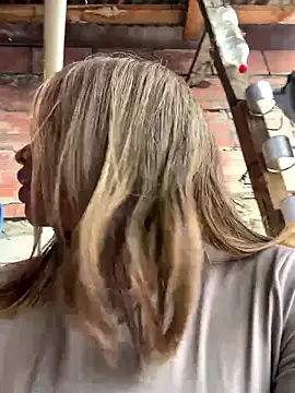 AriVelvet online show from January 14, 2026, 8:01 pm