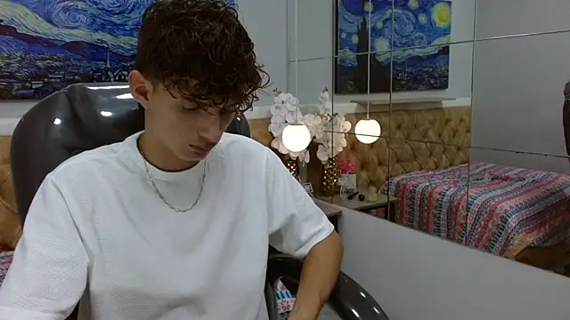 NicolasFerrer18 online show from November 27, 2025, 12:27 pm