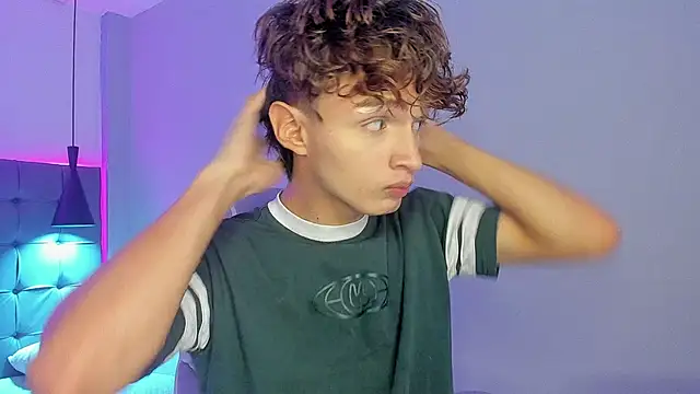 NicolasFerrer18 online show from November 28, 2025, 7:25 pm