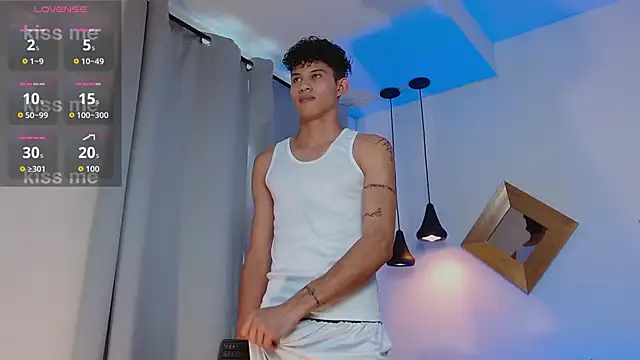 Snapshot of KamiSuarez chatting on February 5, 2026, 6:15 pm KamiSuarez online show from February 5, 2026, 6:15 pm