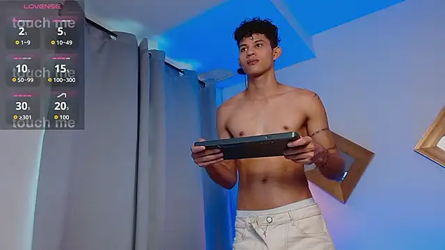 Snapshot of KamiSuarez chatting on February 3, 2026, 6:35 pm KamiSuarez online show from February 3, 2026, 6:35 pm