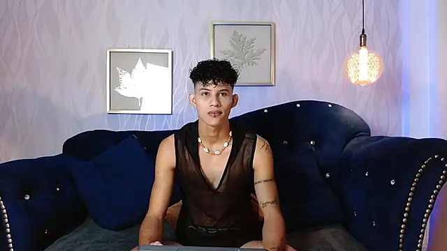 Snapshot of KamiSuarez chatting on November 3, 2025, 1:26 pm KamiSuarez online show from November 3, 2025, 1:26 pm