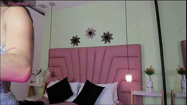 Kim Luna1 online show from May 13, 2026, 3:13 am