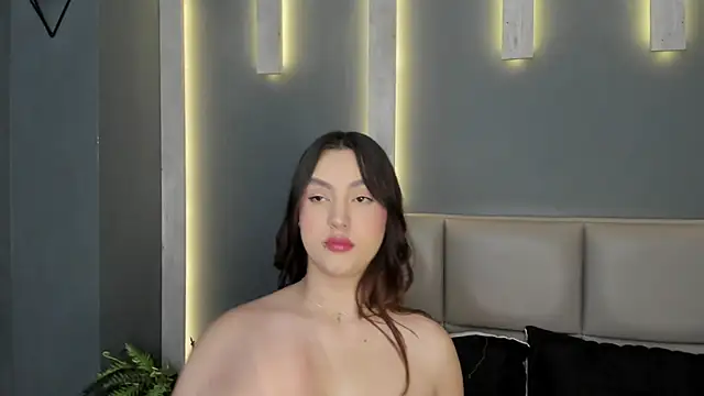 DakotaRussell  online show from December 15, 2025, 11:16 am