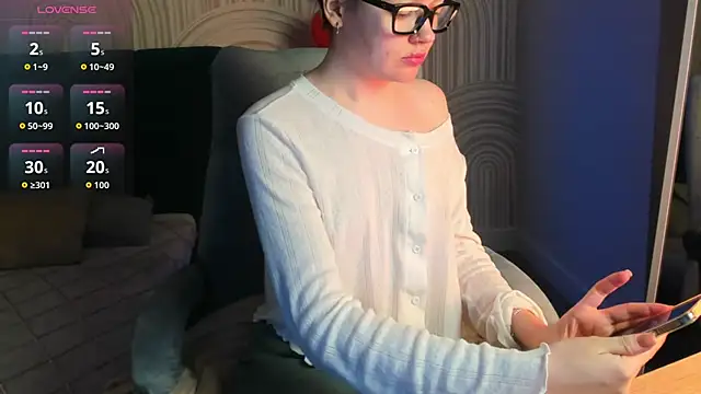 R I N A online show from March 10, 2026, 1:09 am