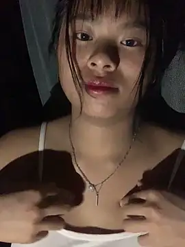 huttonmay358 online show from November 9, 2025, 2:10 pm