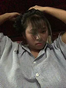 huttonmay358 online show from November 10, 2025, 2:38 am