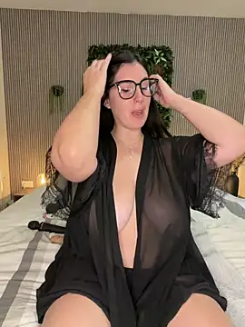 MysteryGirl   online show from November 20, 2025, 9:10 am