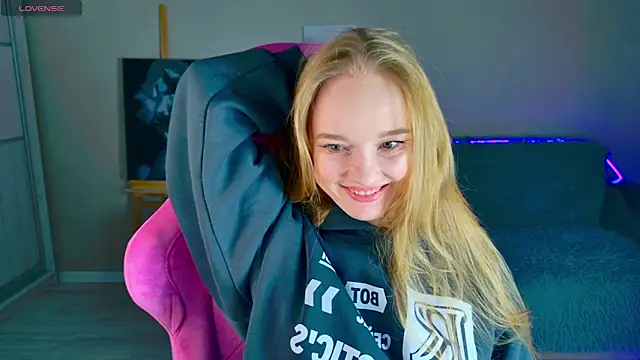 Shawty Mia online show from December 5, 2025, 2:15 pm